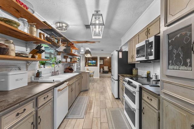 105 Jena Ln., Lumberton, TX 77657