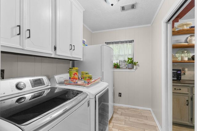 105 Jena Ln., Lumberton, TX 77657