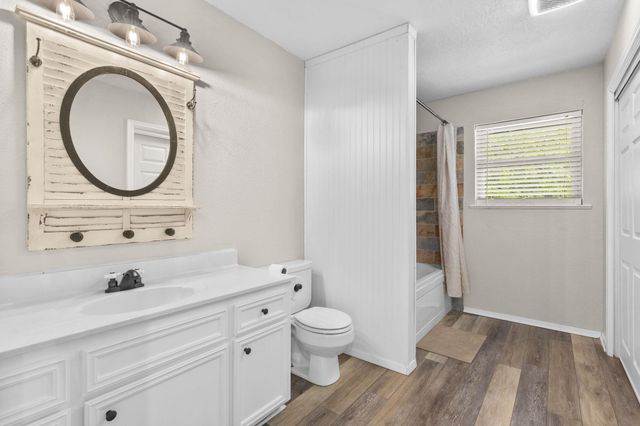 105 Jena Ln., Lumberton, TX 77657