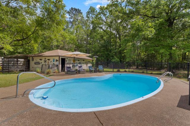 105 Jena Ln., Lumberton, TX 77657