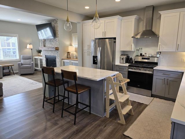 4886 Tat Soi Road, Fitchburg, WI 53711