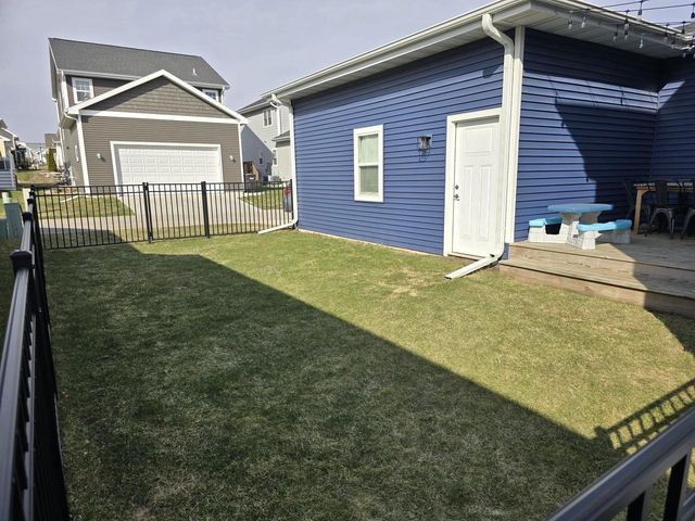 4886 Tat Soi Road, Fitchburg, WI 53711