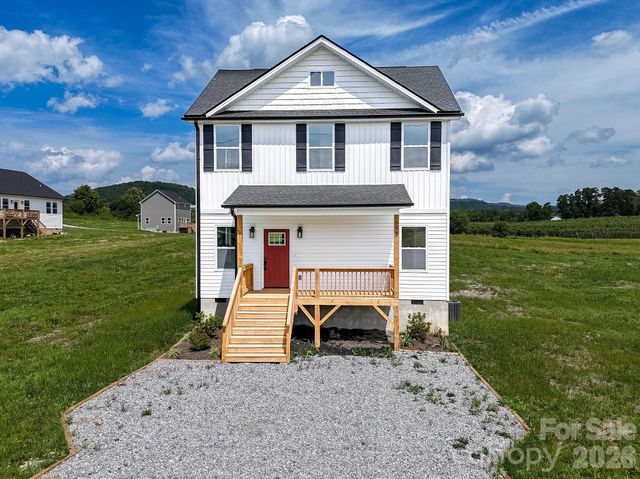 696 Beehive Road, Hendersonville, NC 28792