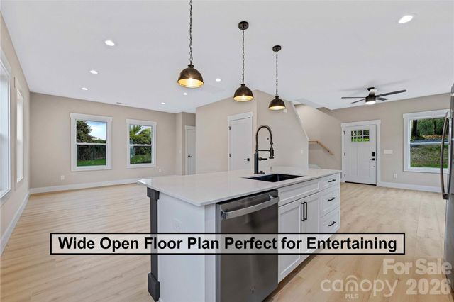 696 Beehive Road, Hendersonville, NC 28792