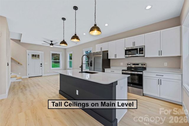 696 Beehive Road, Hendersonville, NC 28792