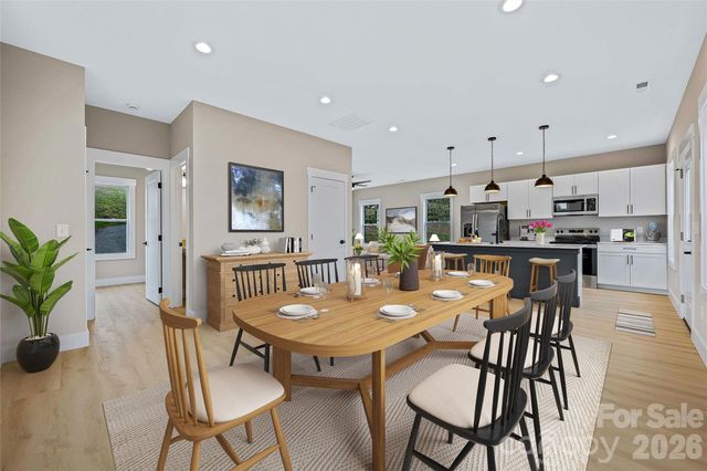 696 Beehive Road, Hendersonville, NC 28792