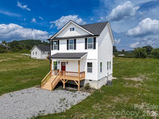 696 Beehive Road, Hendersonville, NC 28792