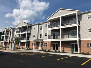 853 E Main Street 3E, East Dundee, IL 60118