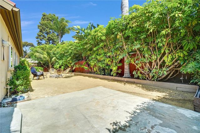 17042 Twain, Huntington Beach, CA 92649