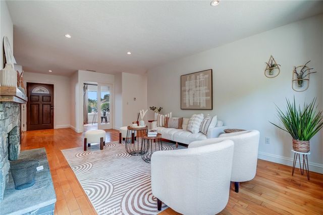 17042 Twain, Huntington Beach, CA 92649