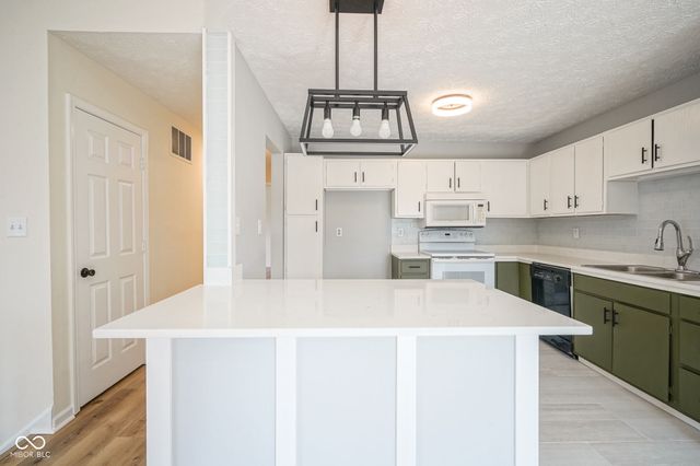 9554 Bay Vista E Drive E, Indianapolis, IN 46250