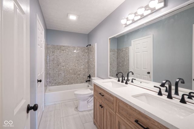 9554 Bay Vista E Drive E, Indianapolis, IN 46250