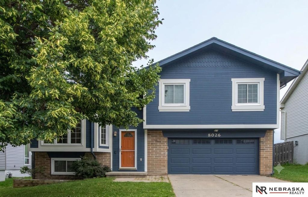 8026 Newport Avenue, Omaha, NE 68122