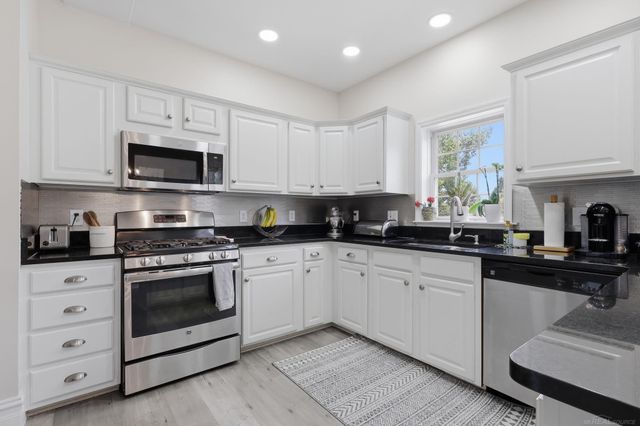 45622 Lone Pine Lane, Macomb, MI 48044