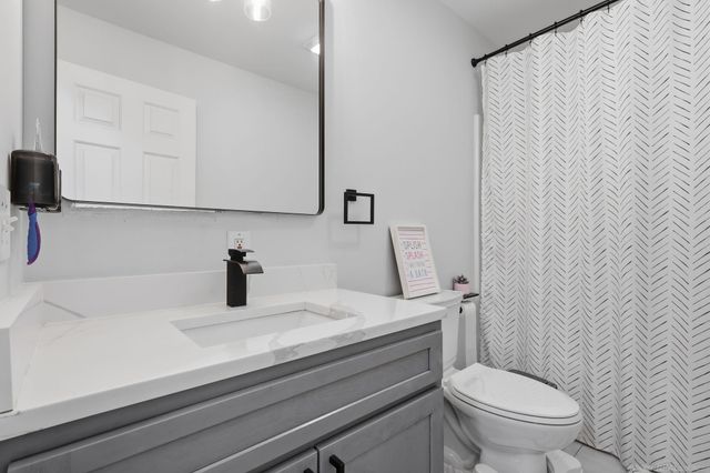 45622 Lone Pine Lane, Macomb, MI 48044