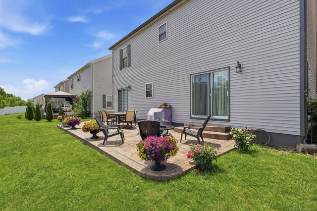 45622 Lone Pine Lane, Macomb, MI 48044