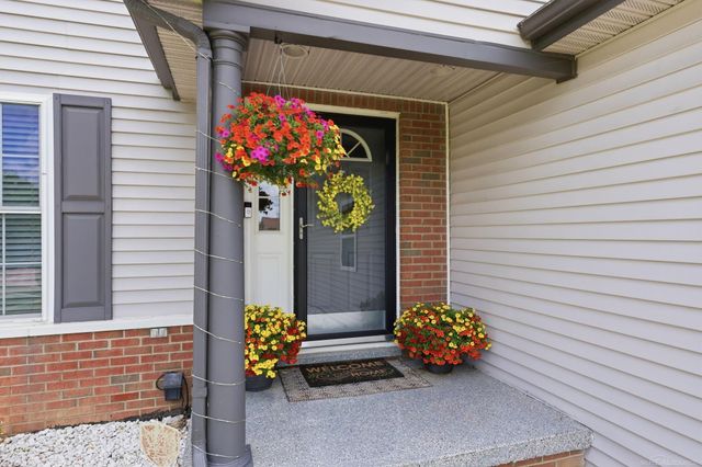 45622 Lone Pine Lane, Macomb, MI 48044