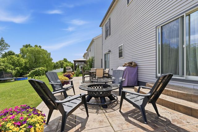 45622 Lone Pine Lane, Macomb, MI 48044