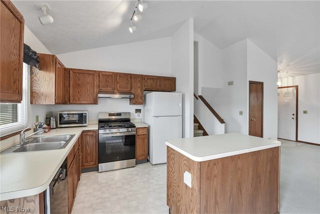 6396 Olive Avenue, North Ridgeville, OH 44039