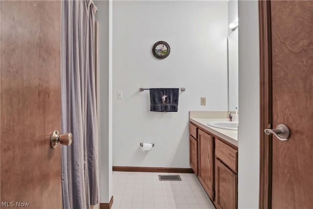 6396 Olive Avenue, North Ridgeville, OH 44039
