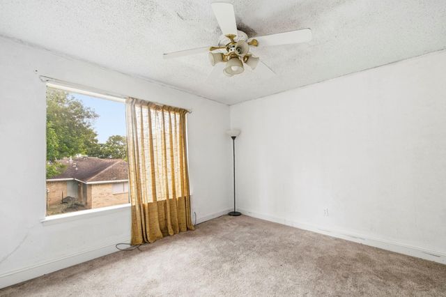 7642 Candlegreen Lane, Houston, TX 77071