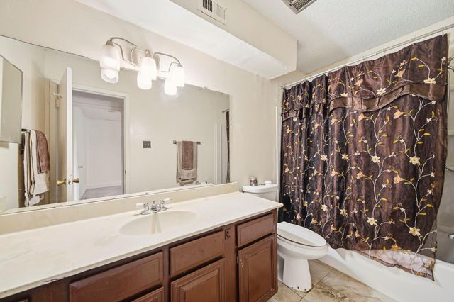 7642 Candlegreen Lane, Houston, TX 77071