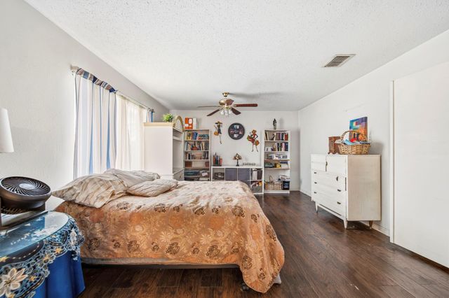 7642 Candlegreen Lane, Houston, TX 77071