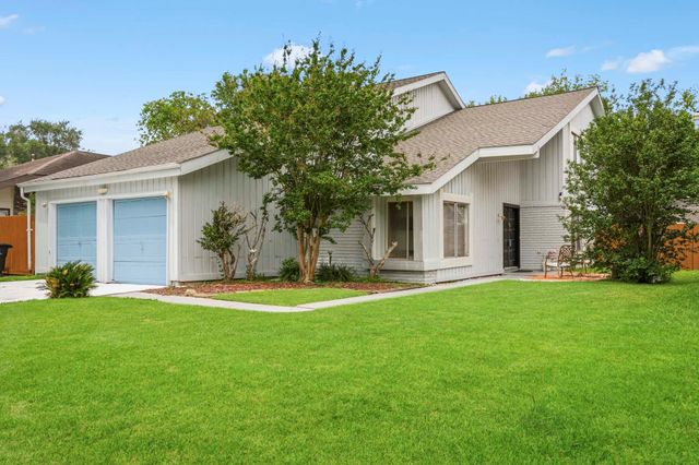 7642 Candlegreen Lane, Houston, TX 77071