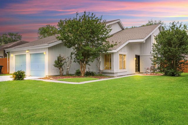 7642 Candlegreen Lane, Houston, TX 77071