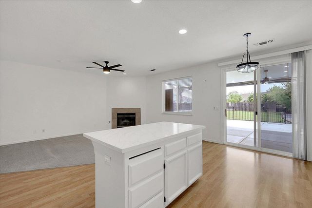 1412 Butte Bend Ln, Yuba City, CA 95993