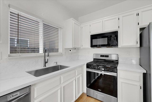 1412 Butte Bend Ln, Yuba City, CA 95993