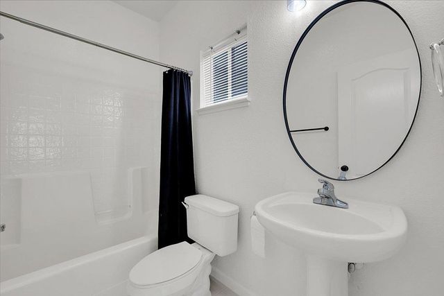 1412 Butte Bend Ln, Yuba City, CA 95993