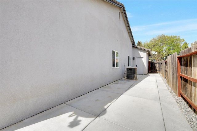 1412 Butte Bend Ln, Yuba City, CA 95993