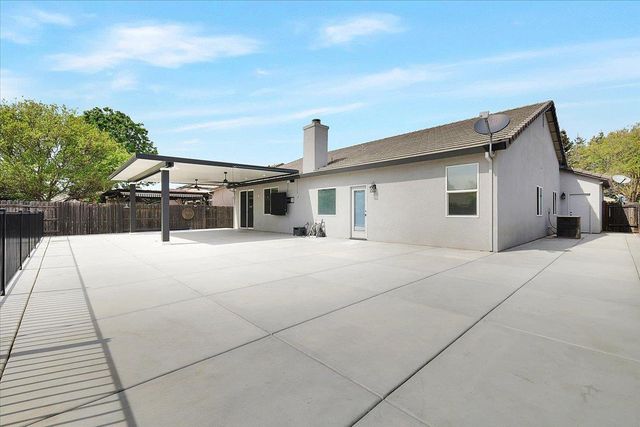 1412 Butte Bend Ln, Yuba City, CA 95993