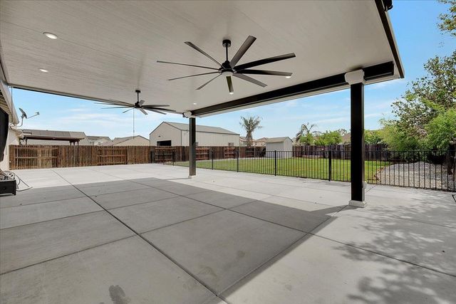 1412 Butte Bend Ln, Yuba City, CA 95993