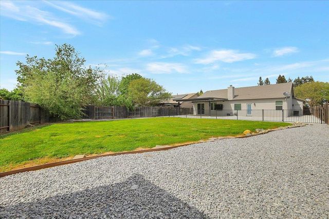 1412 Butte Bend Ln, Yuba City, CA 95993