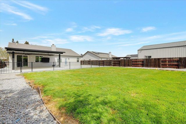 1412 Butte Bend Ln, Yuba City, CA 95993