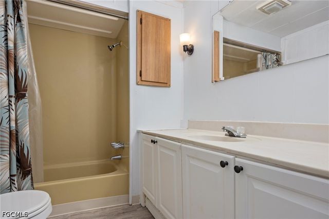 11111 Ballweg LN, Fort Myers, FL 33908