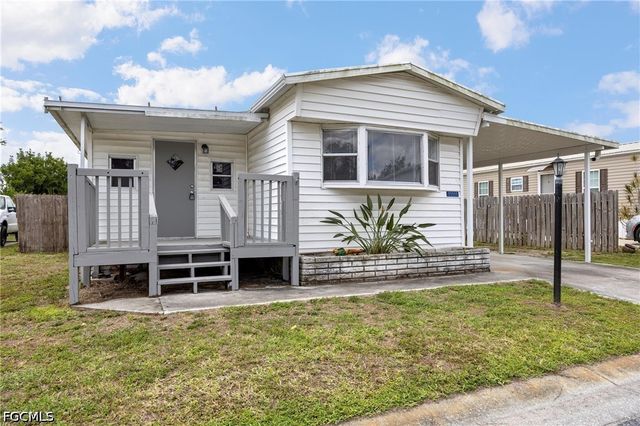 11111 Ballweg LN, Fort Myers, FL 33908