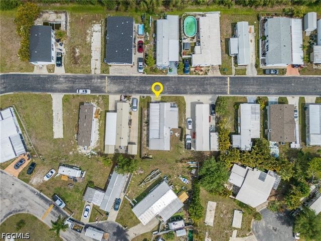 11111 Ballweg LN, Fort Myers, FL 33908