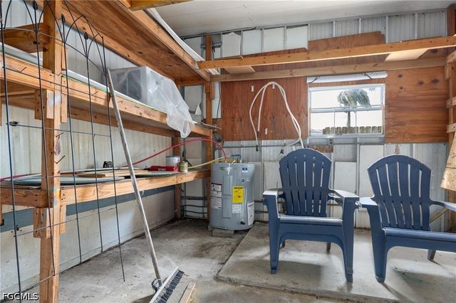 11111 Ballweg LN, Fort Myers, FL 33908