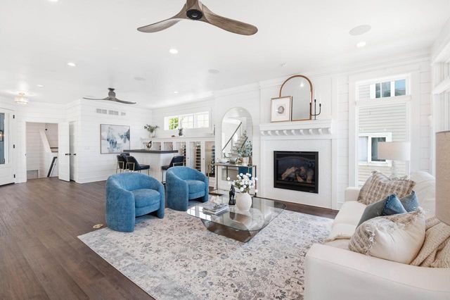 W267N2937 Peterson DRIVE, Pewaukee, WI 53072