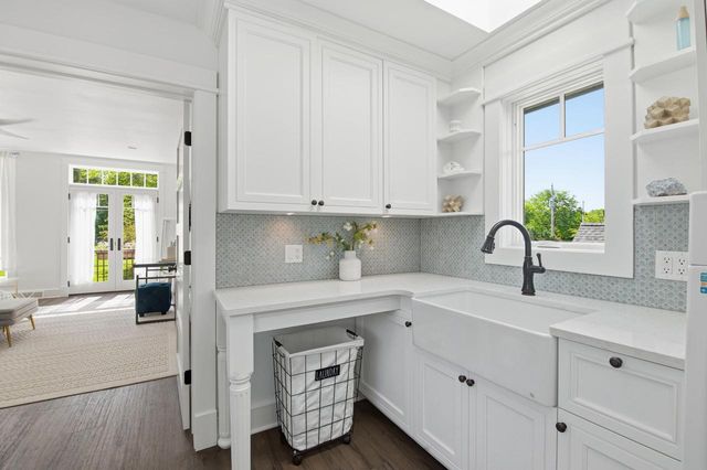 W267N2937 Peterson DRIVE, Pewaukee, WI 53072
