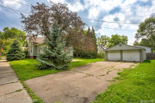 2502 Stobbe Street, Saginaw, MI 48602