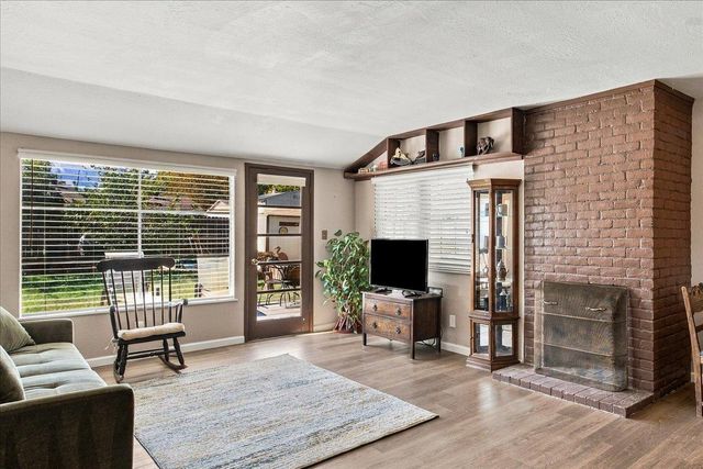 1333 sebastian Way, Sacramento, CA 95864