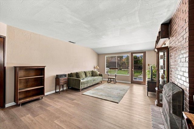 1333 sebastian Way, Sacramento, CA 95864