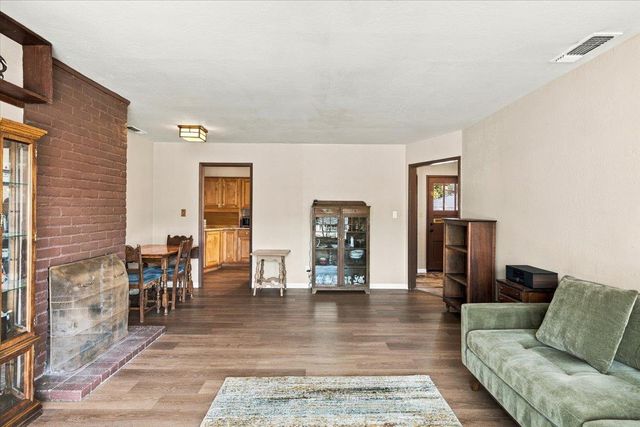 1333 sebastian Way, Sacramento, CA 95864
