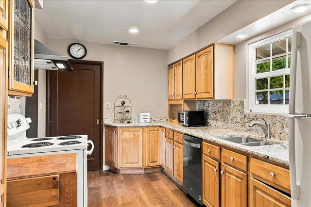1333 sebastian Way, Sacramento, CA 95864