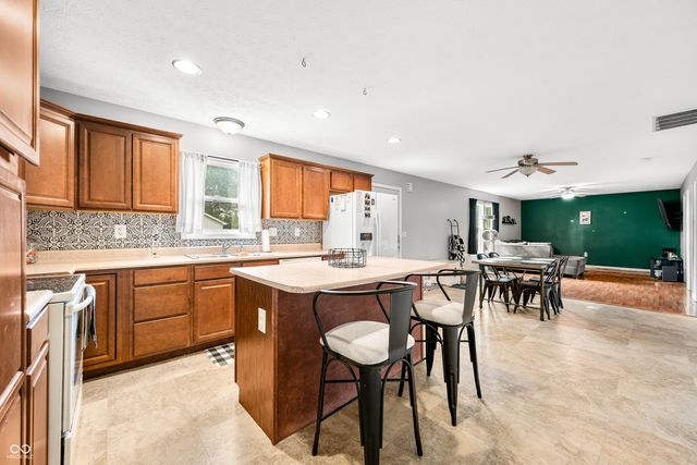 661 Smith Street, Columbus, IN 47201