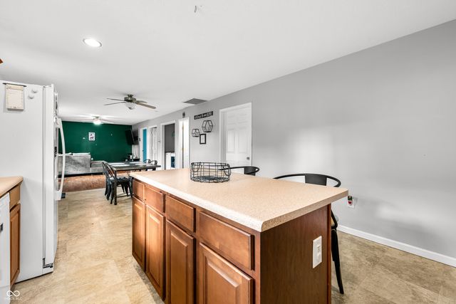 661 Smith Street, Columbus, IN 47201